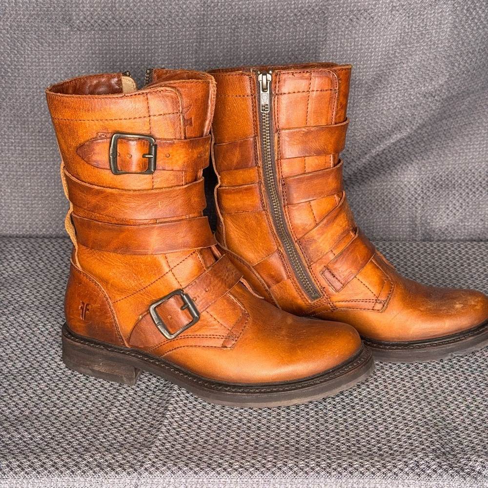 Frye tanker boots Cognac